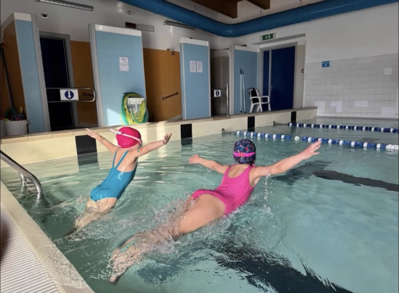 Corsi di nuoto bambini